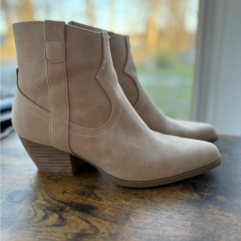 Dolce Vita boots size 9-like new - Picture 2 of 6